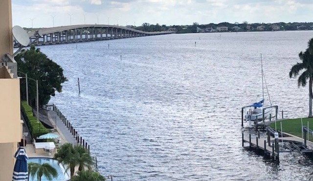Water Gulf Bay View Condo, pool, fishing +