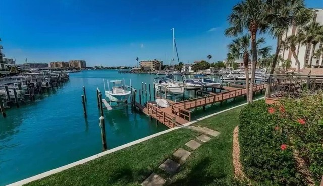 Waterfront 3-bedroom townhome on Island Estates, Clearwater Beach in Clearwater