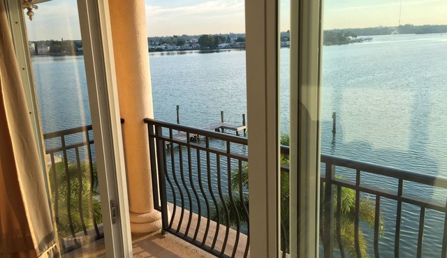 Waterfront Beach Townhouse: The best of the beach and the bay