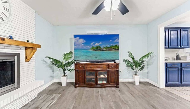 Waterfront Chalet w/Sunset Views, Pet-Friendly, W/D, Long-Term in Jacksonville