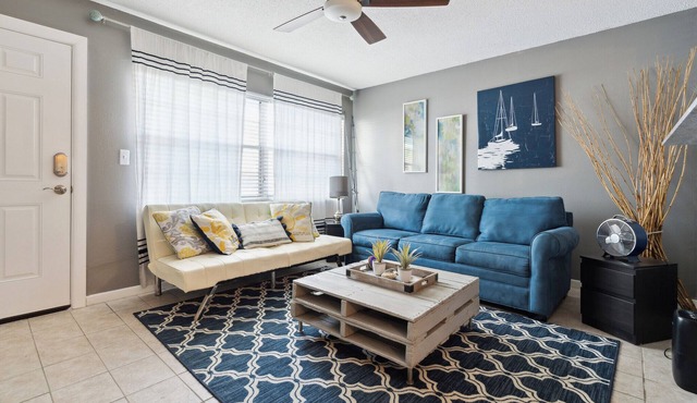 Waterfront Condo and a Short Walk to Sunset Beach - Island Living at its Best
