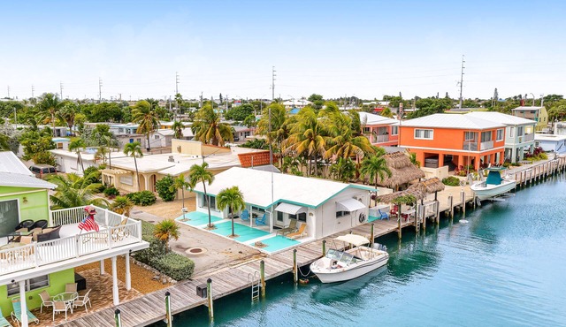 Waterfront Cottage: 60-ft. dock, Fish Station, free WiFI, 3 TVs & washer/dryer in Marathon