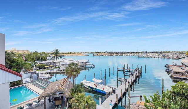 Waterfront Dock Pool Condo Near Duval St Pet OK in Key West