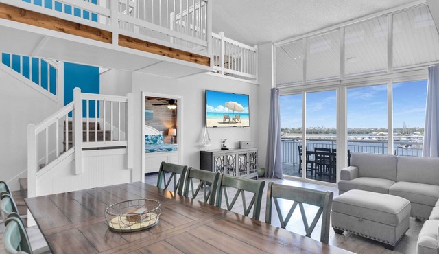 Waterfront Dock Pool Pet Friendly Near Duval St in Key West