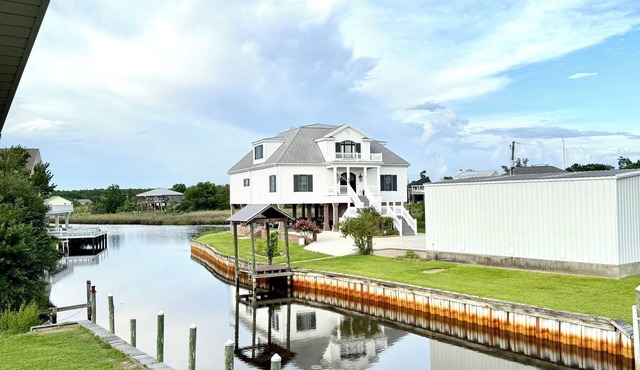 Waterfront Escape~5Mins to Casino & Beach~Free Parking
