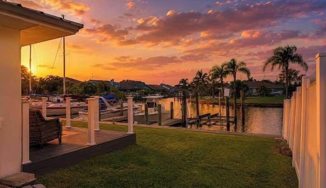Waterfront - Family & Pet Friendly for 6