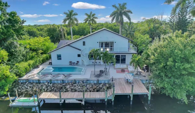 Waterfront Fun on the River, Spacious Modern Home