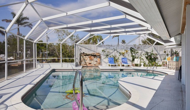 Waterfront home near beaches, Multi month discount - inquire
