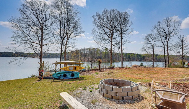 Waterfront Home w/Views on Bear Creek Reservoir! in Statham