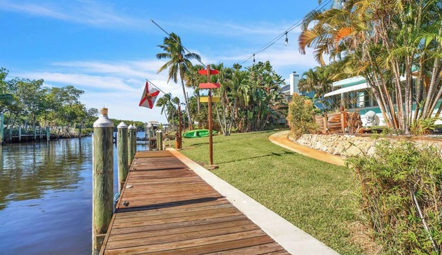Waterfront Home with Dock, Ocean access close to Downtown and Beach