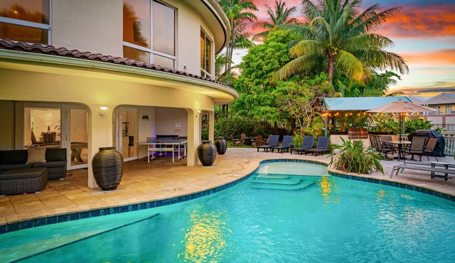 Waterfront Retreat: 7BR Villa with Pool & Firepit