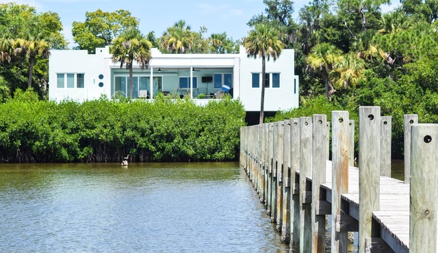 Waterfront Sunset View Home W/Pool. King bed