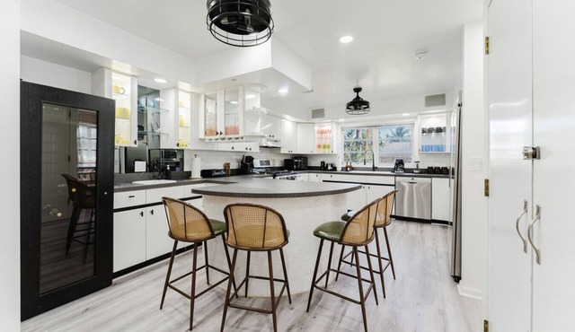 Waterfront Villa | Pickeball, Pool, Sauna, Cinema in West Palm Beach
