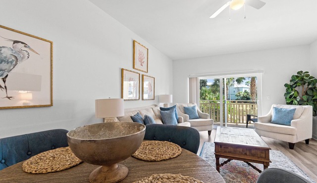 Waterside Village 108. 4 min walk to the beach. Pool and Hot Tub in Mexico Beach