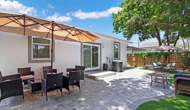 Welcoming 4-bedroom house with AC in vibrant Tampa