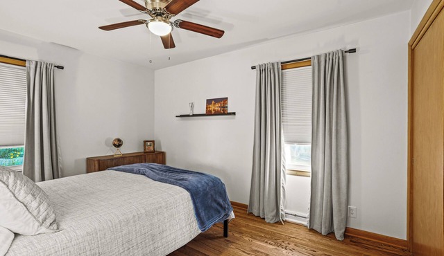 Whispering Pines - Downtown 3BR + Game Room & Yard in Delafield