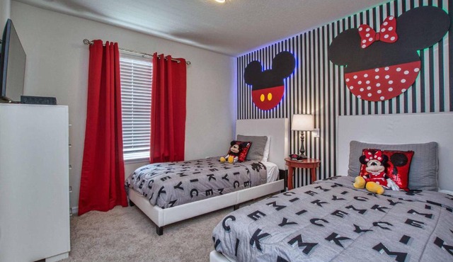 Windsor Island 5 Bed Townhouse splashpool 4500WI