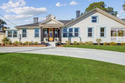 Wright Street Royale- NEW Downtown with Pool!