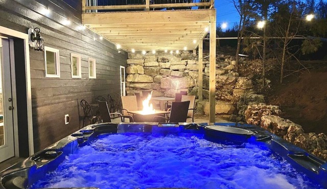YEP💦HOTTUB 🔥FIREPIT🎱POOLTABLE🎯INTOWN🎸SHOWS🎡FUN❤️LUV in Branson