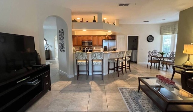 Your Oasis Awaits: Indulge in Our Exclusive Florida Hideaways 4BD/4BATH Home in Davenport