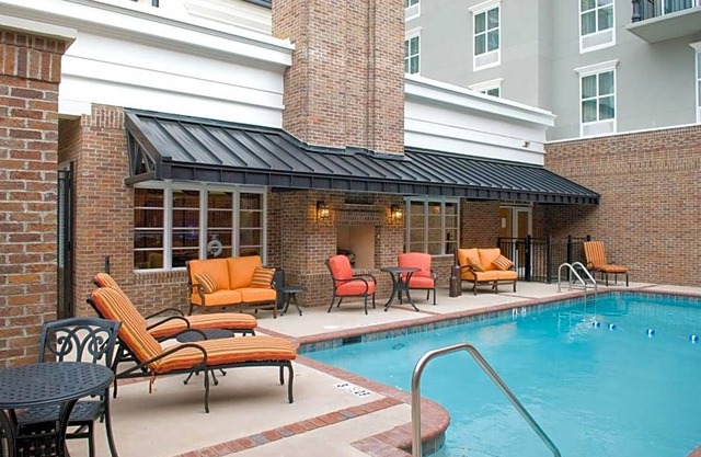 2-Star Hotel ∙ Hampton Inn & Suites Mobile - Downtown Historic District