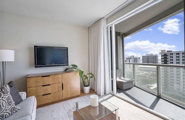 73 m² Condo ∙ 1 bedroom ∙ 4 guests in Central Beach