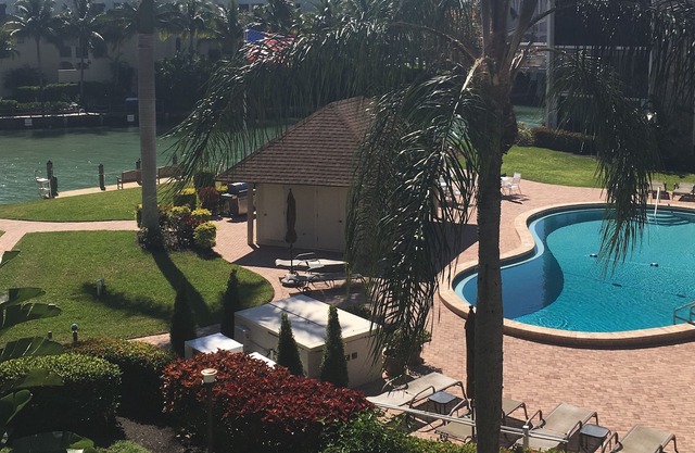 Bayfront Condo across the Street from Gulf Beaches in Ideal Naples Location