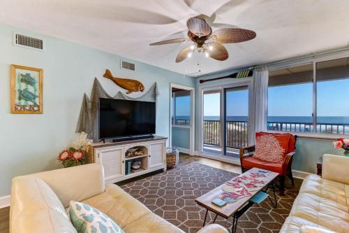 Beach Style Condo includes Smart Speaker and Beach Access