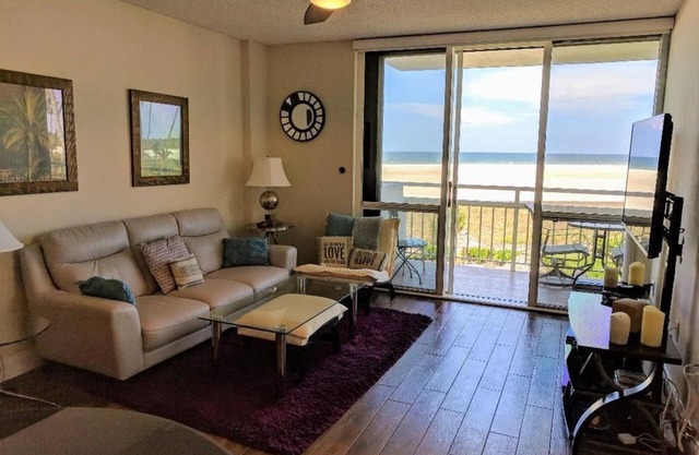 Beachfront 2 BR Condo with Breathtaking Views