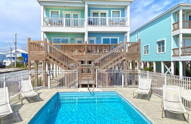 Beachfront! Near Town! Views! Heated Pool! 5Bd/3Bth #7