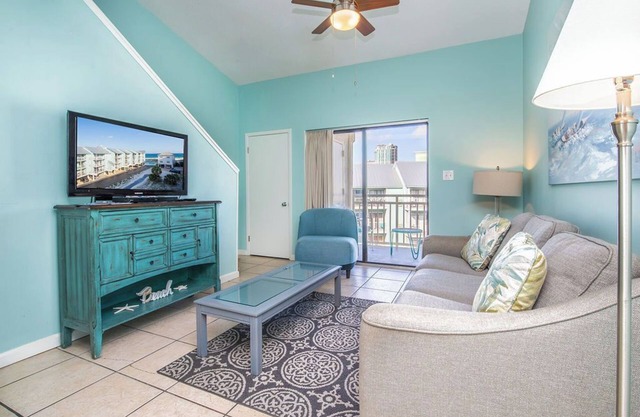 BeachSide Sanctuary~Excellent Amenities! Great Place for a Great GetAway!
