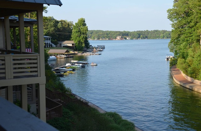 BOLTON COVE: 10 Cricket Ln. Pool, beach, playground, boat rental - 4 homes avail