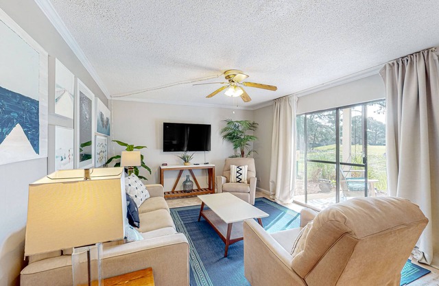 Charming Getaway W/Golf Course Views, Patio, Shared Pool/Hot Tub & Beach Access