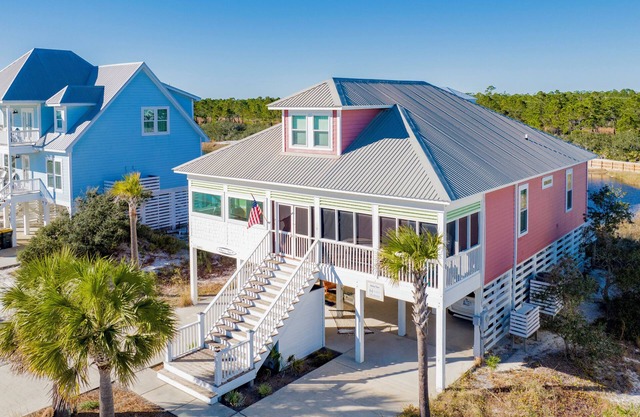 Charming Retreat | Screened Porch | Beach Access and Community Amenities