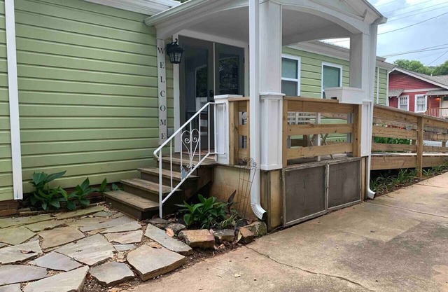 Downtown Cottage 