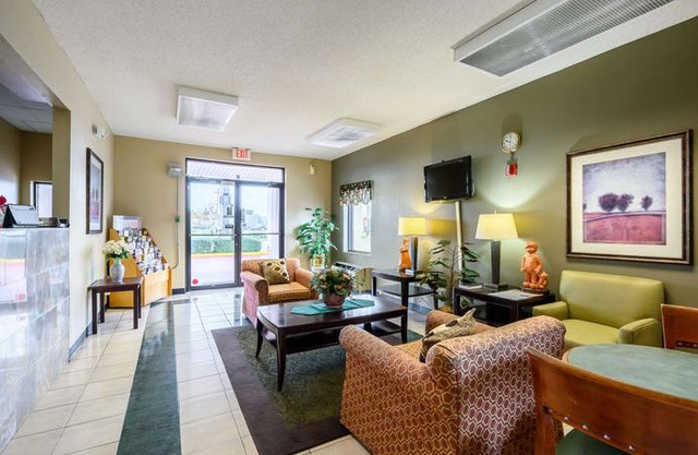 Econo Lodge Athens Alabama