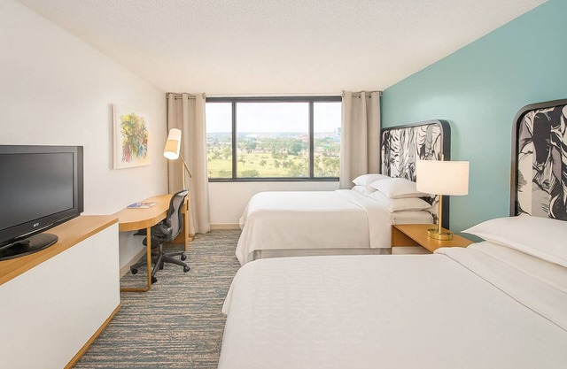 Family & Friends Getaway! 3 Beautiful Units, Pool, Close to Downtown Miami!