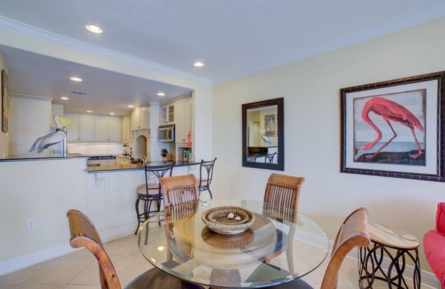 Gulf View Condo with Easy Access to Gulf, Sound and Pool.