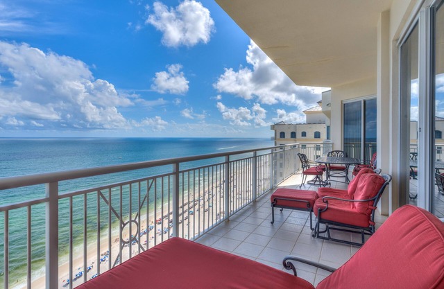 Indigo East 2102 Penthouse-Private Poolside Cabana