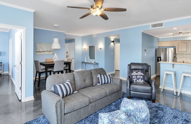 Lakes & Land at Sunset Point! Gorgeous views, Pool, Beach