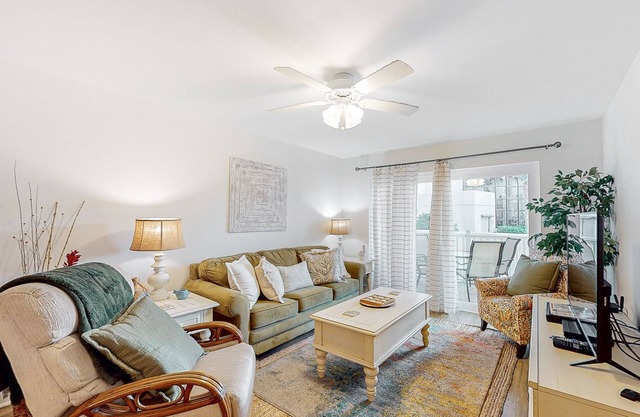 Perdido Dunes gem - walk to Gulf beaches - snowbirds welcome