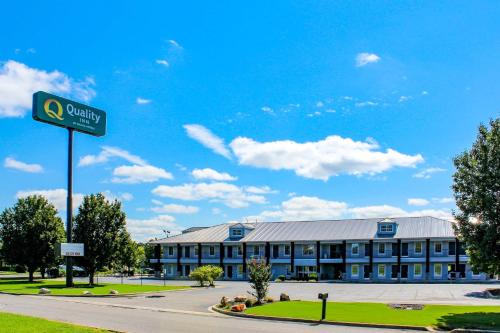 Quality Inn Scottsboro Guntersville 