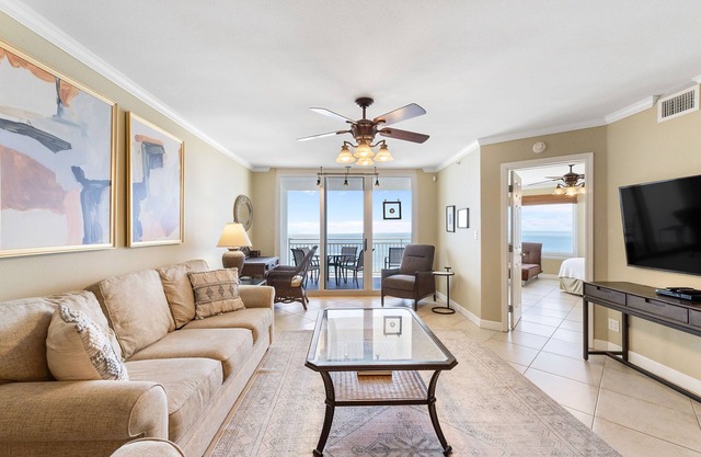 SeaSpray East 922-Luxurious Interior