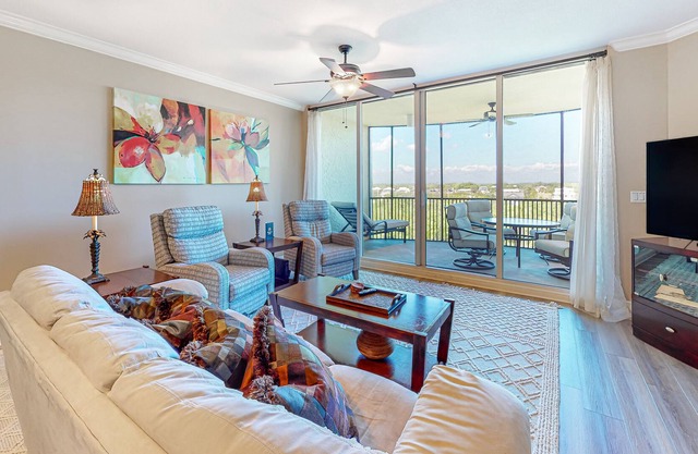 Sixth-floor condo with pool & hot tub - chairs and umbrella available for beach