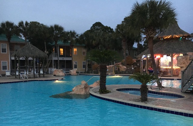 Slow Mo 17AD-Beautiful Beach Cottage @ the Purple Parrot Resort/Perdido Key FL