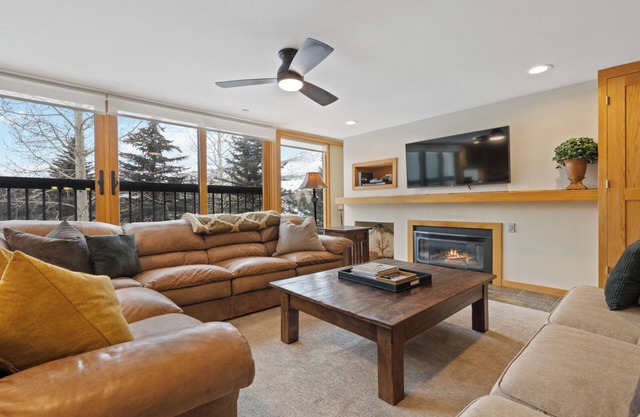 Spacious 2BR Open Concept Remodeled Kitchen & Baths | Flexible Sleeping in Vail