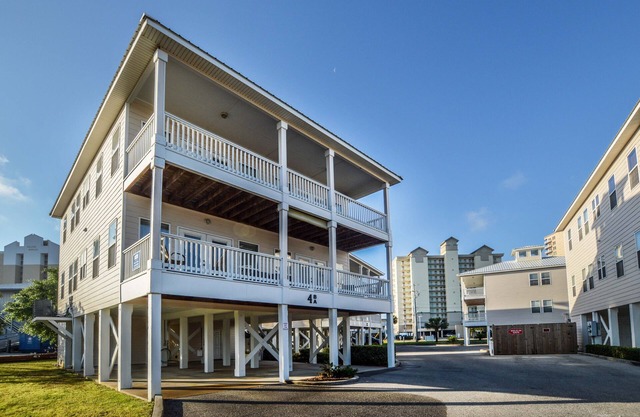 Spacious Unit~Family Friendly Complex~BOOK NOW for Vacay!!!