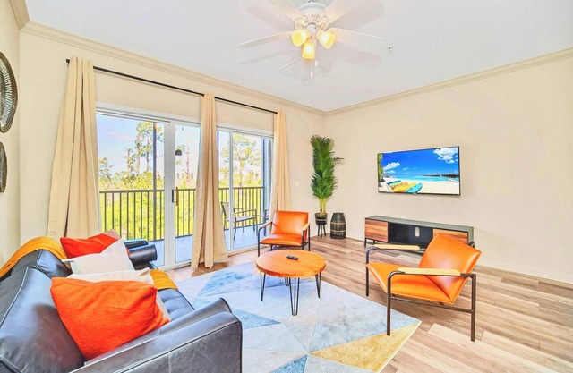 Upstay: Condo w Pool, Sauna for 6 Guests