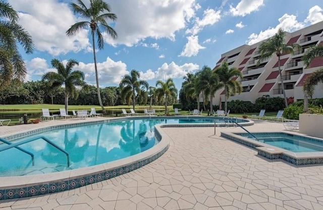 Pelican Bay 