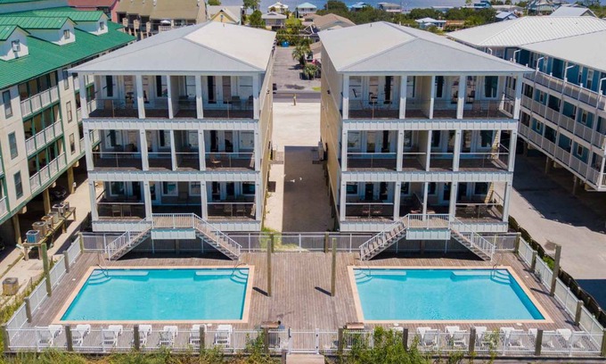 Gulf Shores House | 1486 m² House ∙ 32 bedrooms ∙ 80 guests